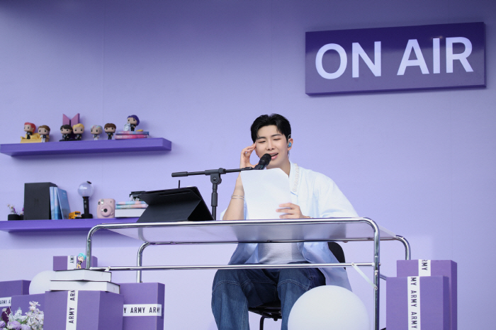 [종합] "다시 팀으로 돌아올때 기대해"…방탄소년단 10주년, RM이 약…