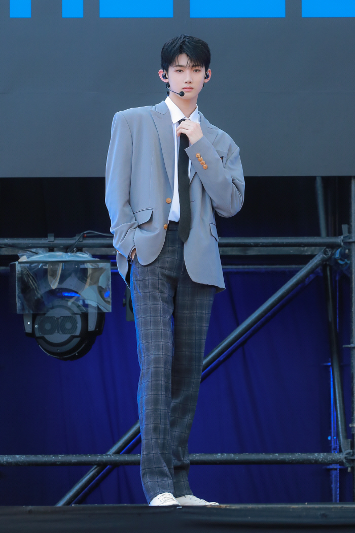 [SC현장]"목표는 빌보드200 1위"…앤팀, K팝-J팝 경계 허물고 증…