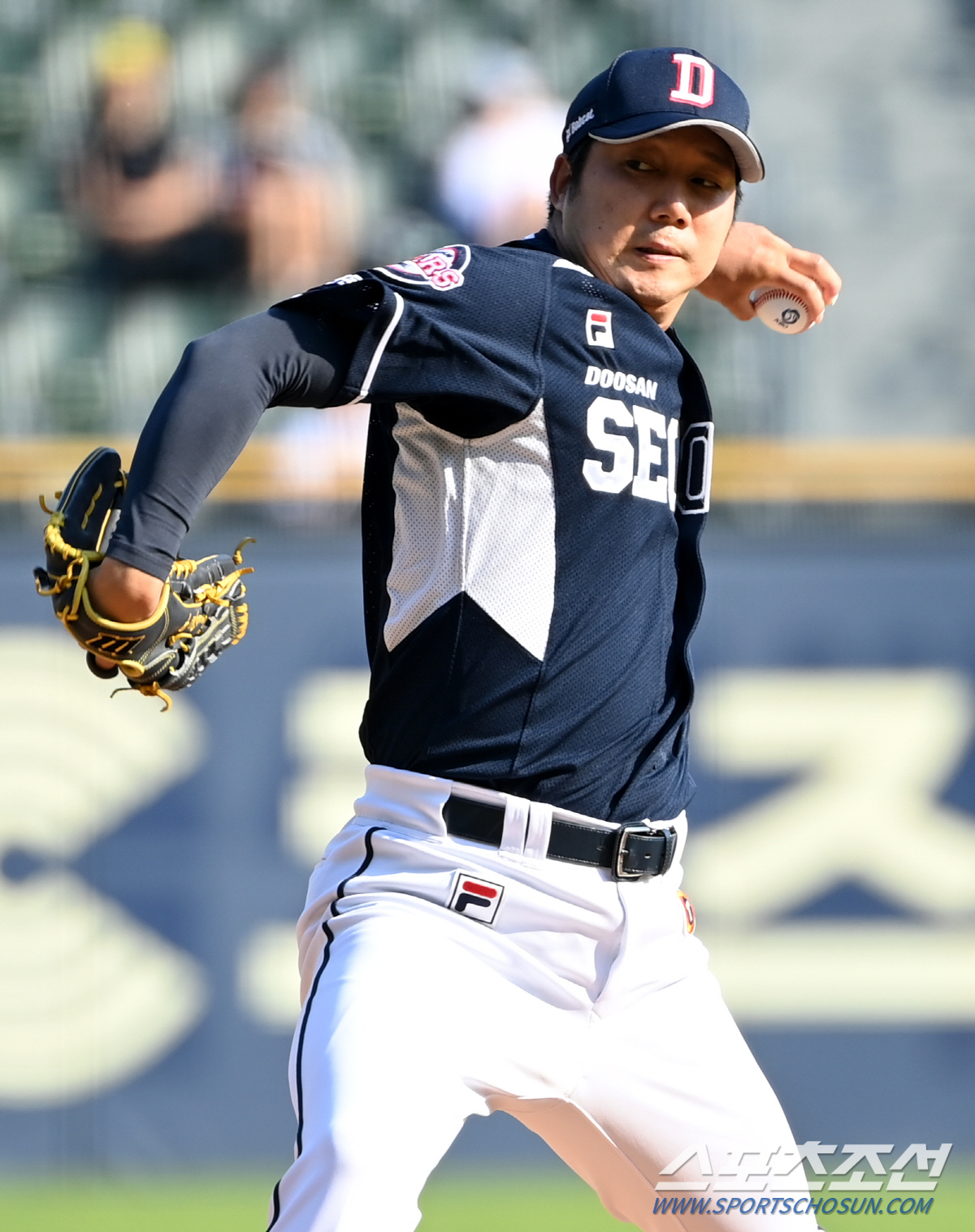 두산 외야수들 단체로 왜이러나? '멘붕 수비'에 장원준 7실점 난조[잠실…