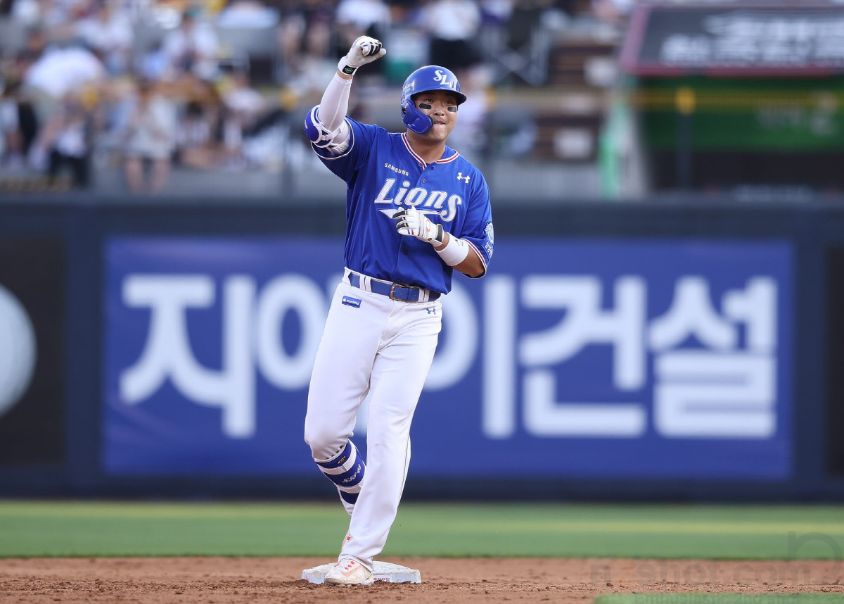 "미트는 호재 형꺼…" 역사상 첫 포수 3명이 선발 라인업에 나란히… 7…