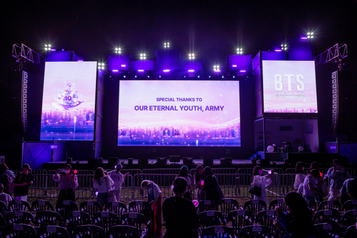 방탄소년단이 데뷔 10주년을 기념하는 방법…역대급 스케일 '2023 BT…