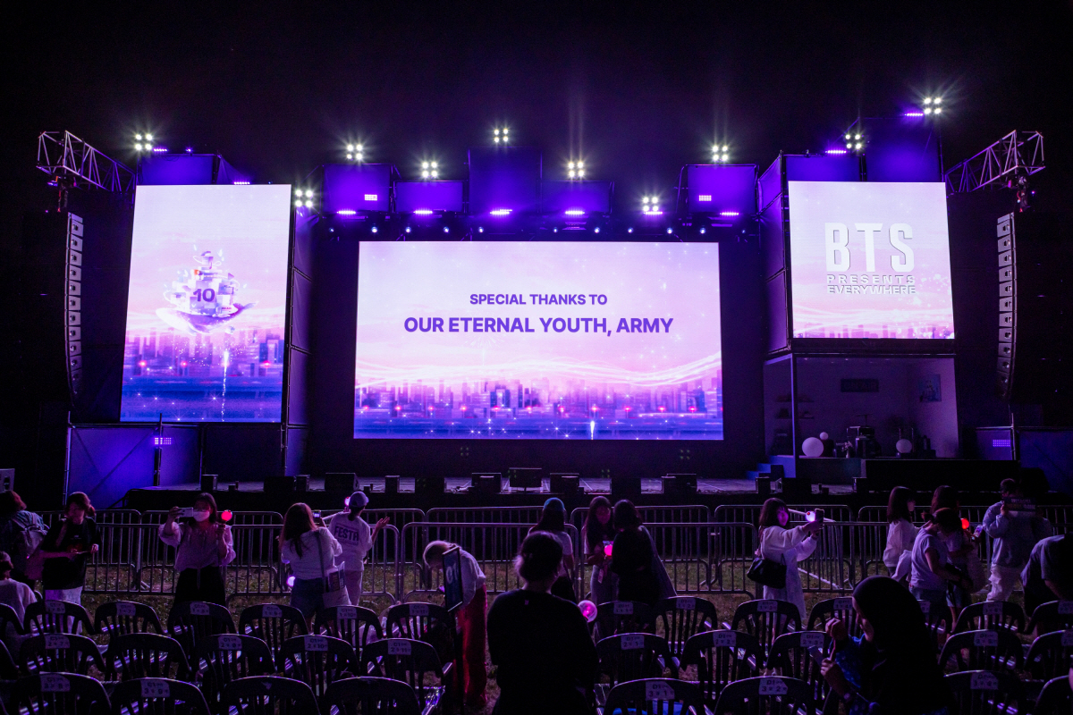 방탄소년단이 데뷔 10주년을 기념하는 방법…역대급 스케일 '2023 BT…