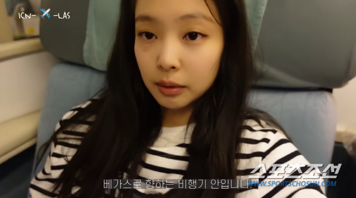 제니, 눈 밑 반창고에 '완벽' 민낯까지…이동은 헬기로 하는 '플렉스'