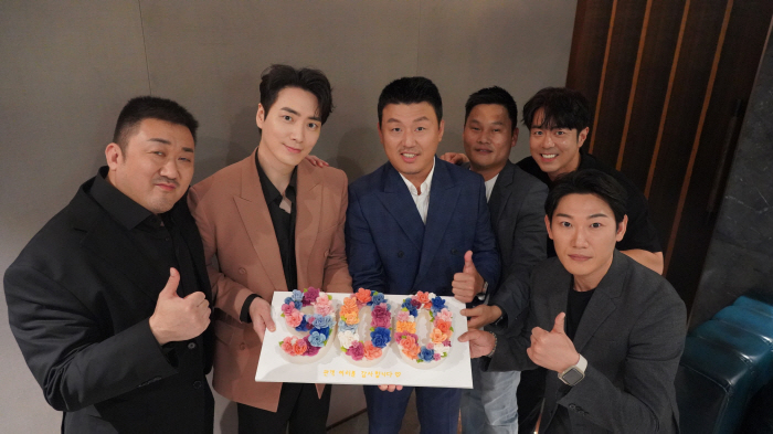 [공식] "또 천만 간다!"…마동석 '범죄도시3', 21일만에 900만 …