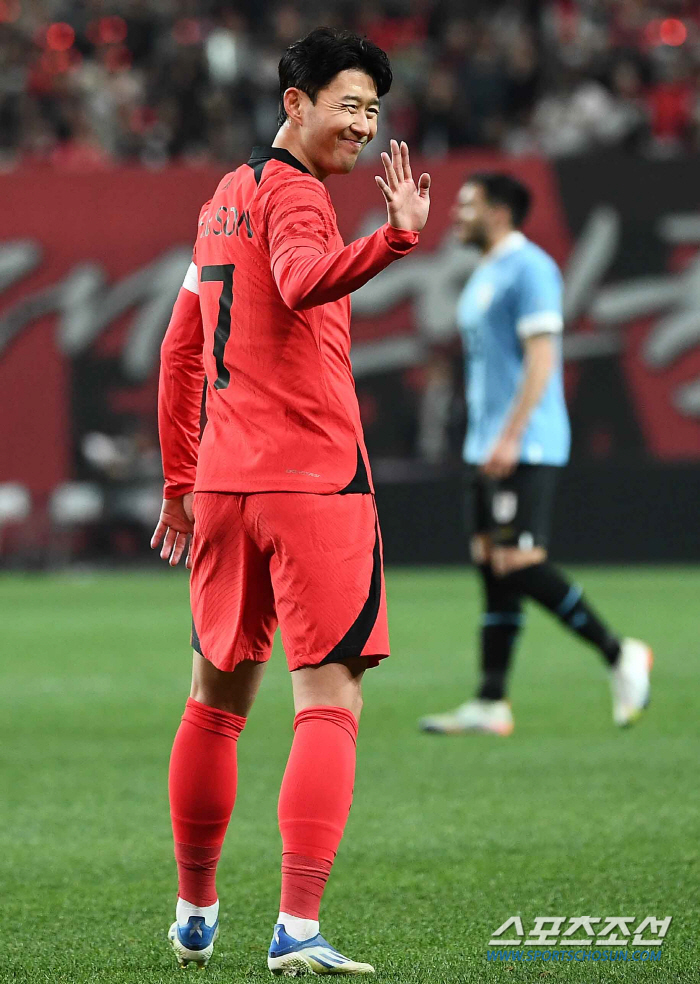 '총액 2500억원' 사우디 이적설은 해프닝? '끝판왕' 로마노 "입찰도…