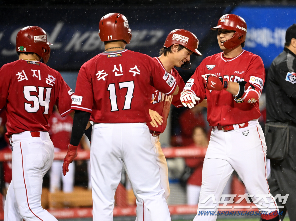 '최정 결승 만루 홈런!' SSG, 두산 잡고 다시 선두 탈환[잠실 리뷰…