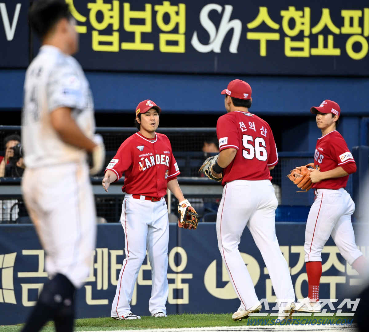 '최정 결승 만루 홈런!' SSG, 두산 잡고 다시 선두 탈환[잠실 리뷰…
