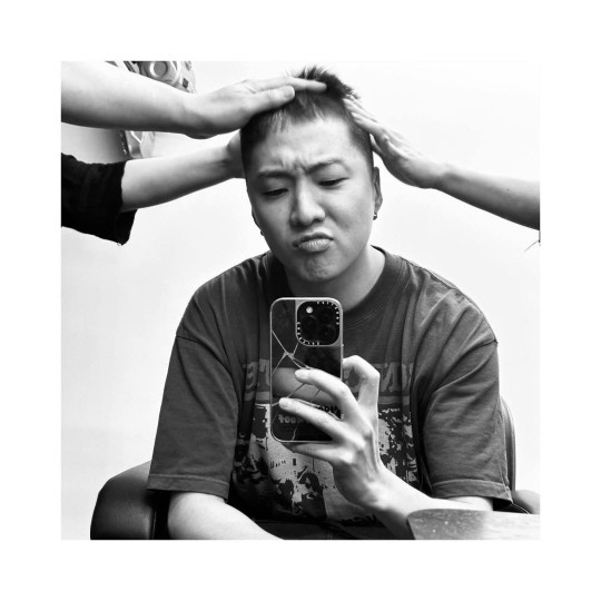 강승윤, 짧게 자른 머리..오늘(20일) 육군 현역 입대