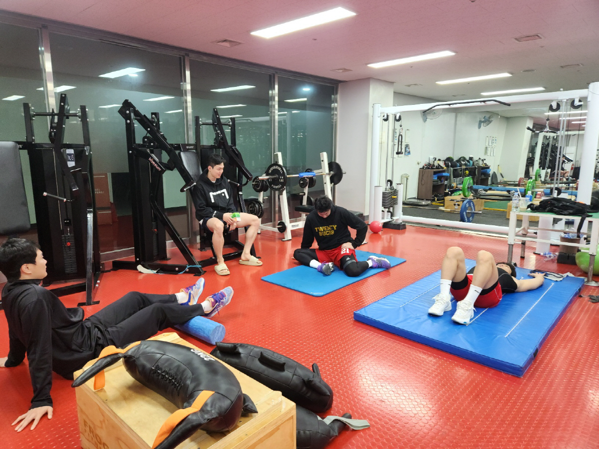 사라진 데이원, 남은 자들의 우울했던 훈련 개시 현장…고양체육관 개방 우…