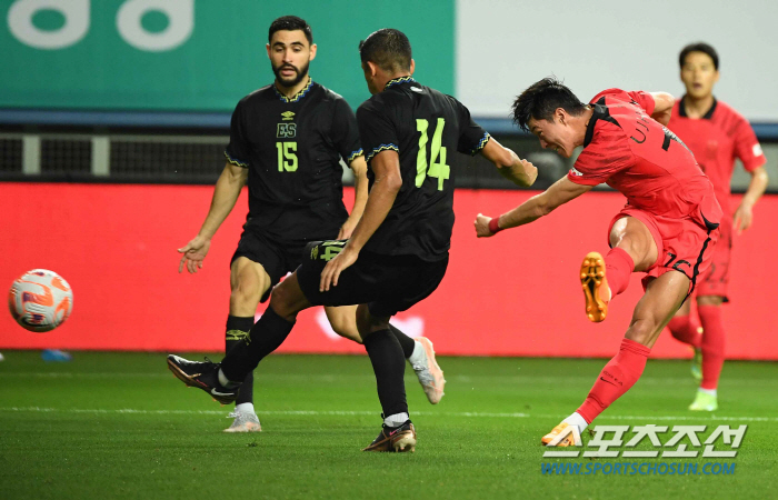 [엘살바도르전]'SON도 투입했는데' 통한의 동점골 韓, 후반 1-1 팽…