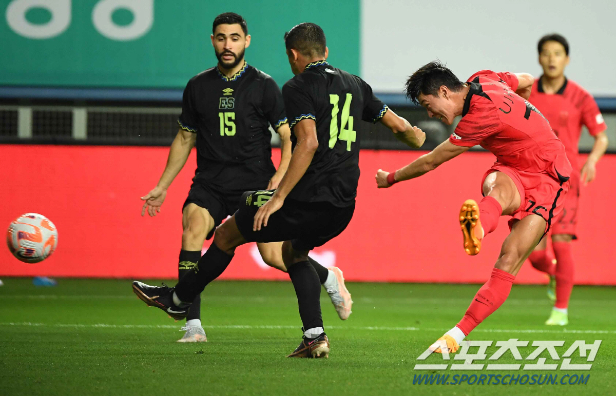 [엘살바도르전]'SON도 투입했는데' 통한의 동점골 韓, 후반 1-1 팽…