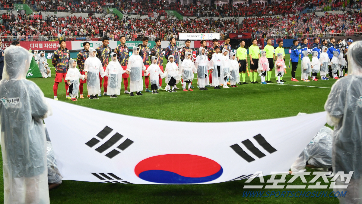 [엘살바도르전]'황의조 환상 선제골에도' 한국, 일본이 6대0으로 이긴 …