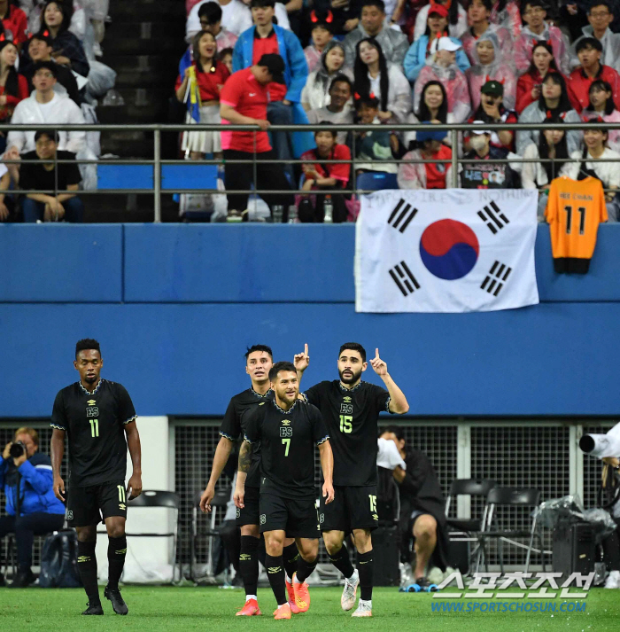 [공식 기자회견]클린스만 감독 냉정한 현실 "90분 뛸 수 있는 공격진 …