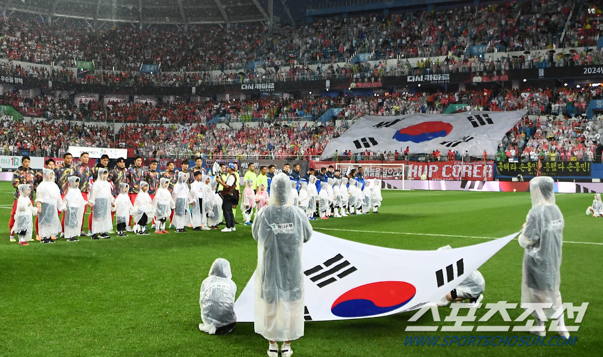 [현장인터뷰]황희찬, '96라인 찐친' 김민재 향한 진심 "다치지만 말고…