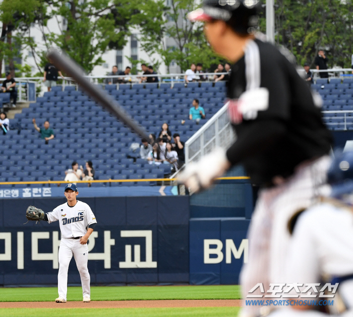 '호철아 자리 비우지 마' 수비 시프트 허 찌른 타격 기계 기습번트, '…