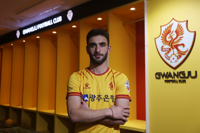 [오피셜]울산 바코와 조지아 국대서 한솥밥, 광주FC 공격수 베카 영입