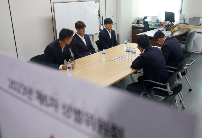 [오피셜]'인종차별 논란' 박용우-이규성-이명재 '1경기 출전정지-제재금…
