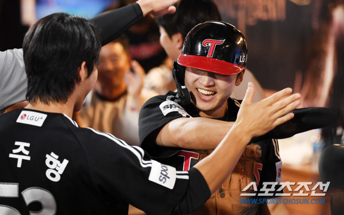 1회 0-3→9회초 2사 만루서 3-3 동점→12회초 천금 스퀴즈로 4-…