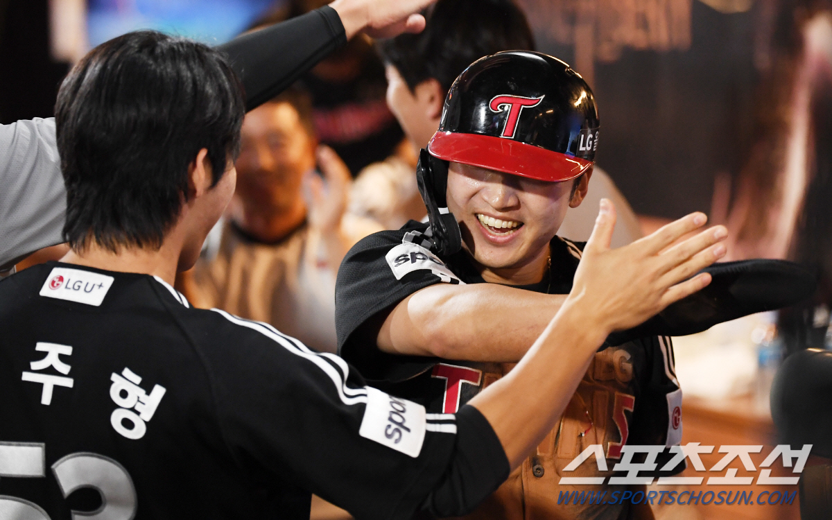 1회 0-3→9회초 2사 만루서 3-3 동점→12회초 천금 스퀴즈로 4-…