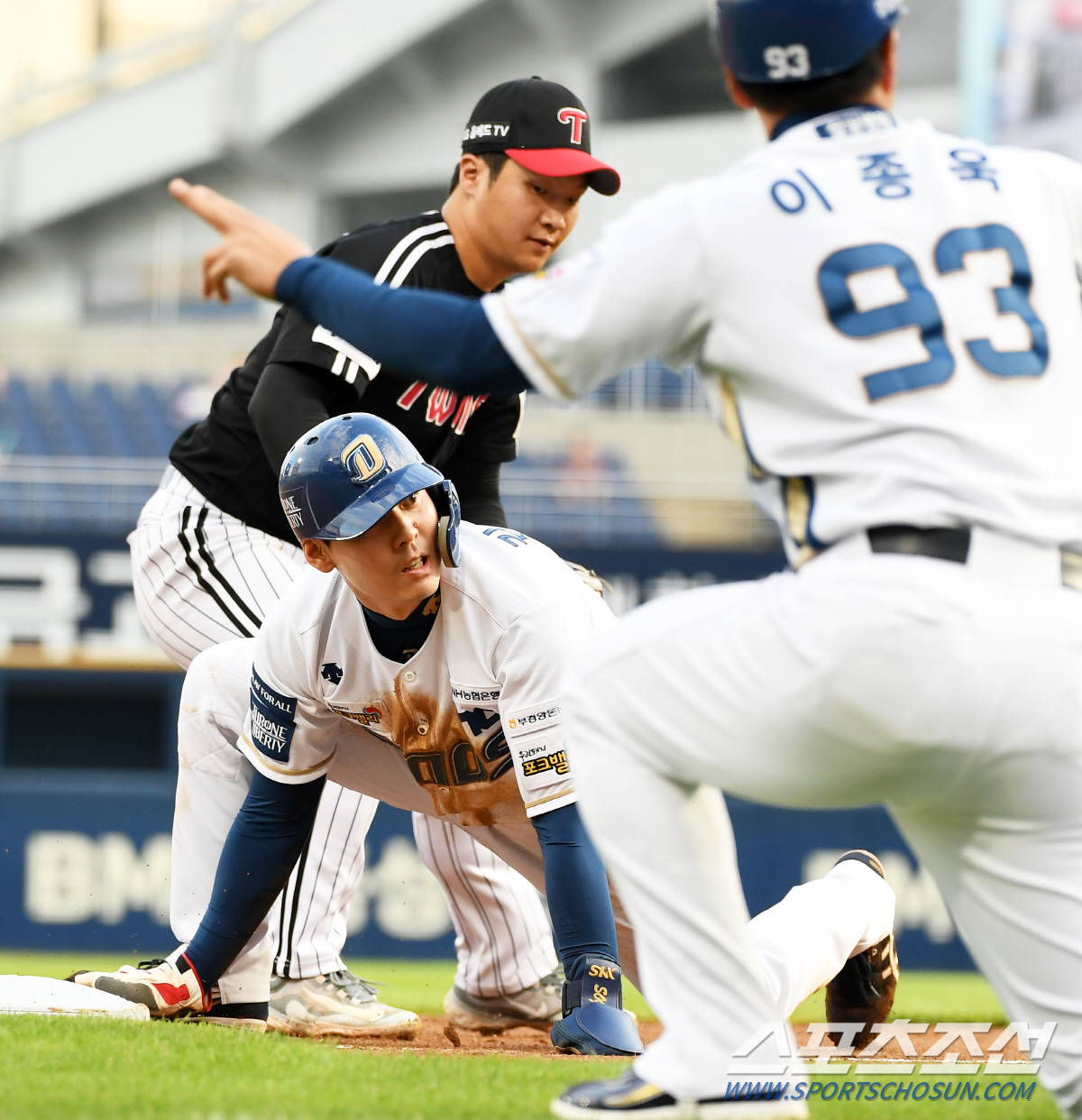 1회 0-3→9회초 2사 만루서 3-3 동점→12회초 천금 스퀴즈로 4-…