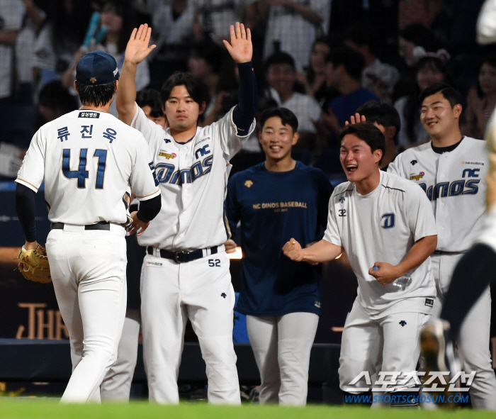 1회 0-3→9회초 2사 만루서 3-3 동점→12회초 천금 스퀴즈로 4-…