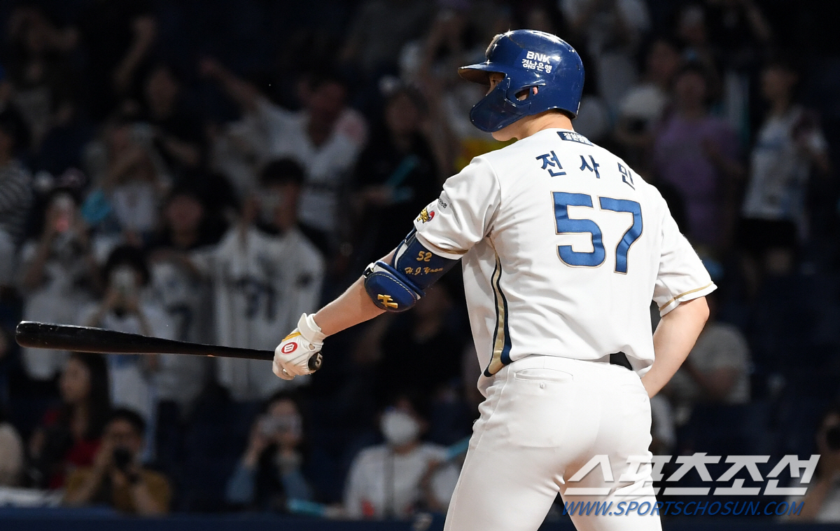 1회 0-3→9회초 2사 만루서 3-3 동점→12회초 천금 스퀴즈로 4-…