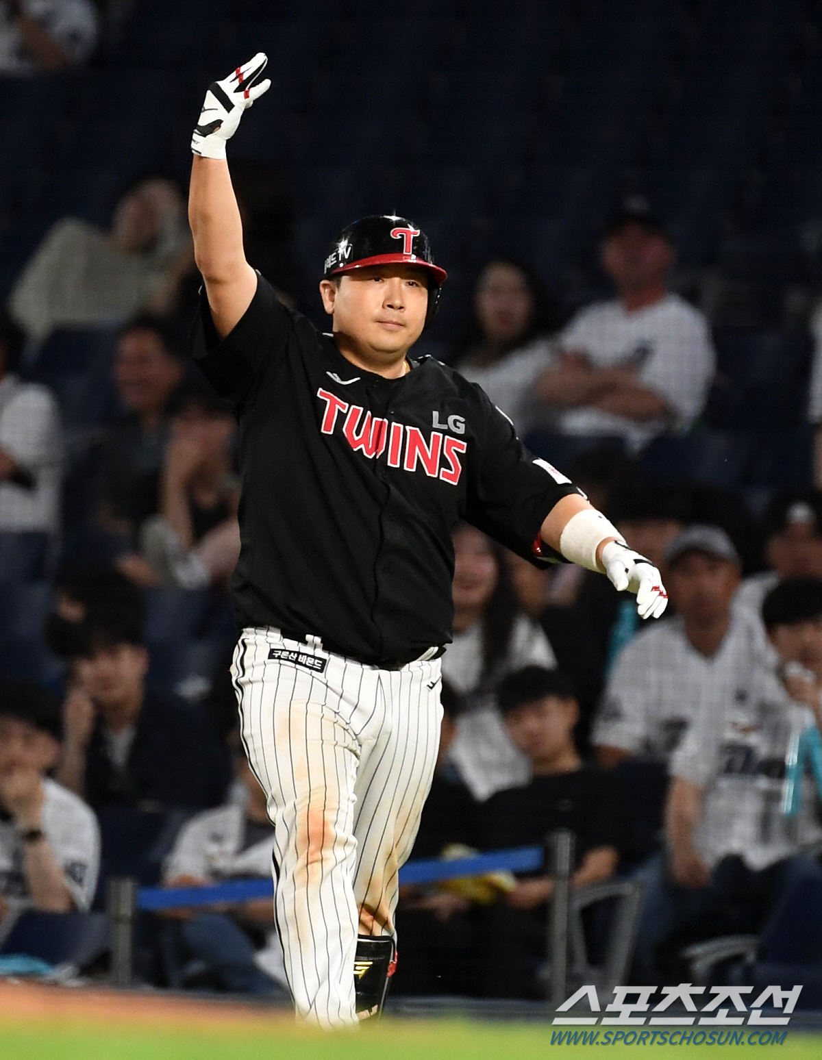 1회 0-3→9회초 2사 만루서 3-3 동점→12회초 천금 스퀴즈로 4-…