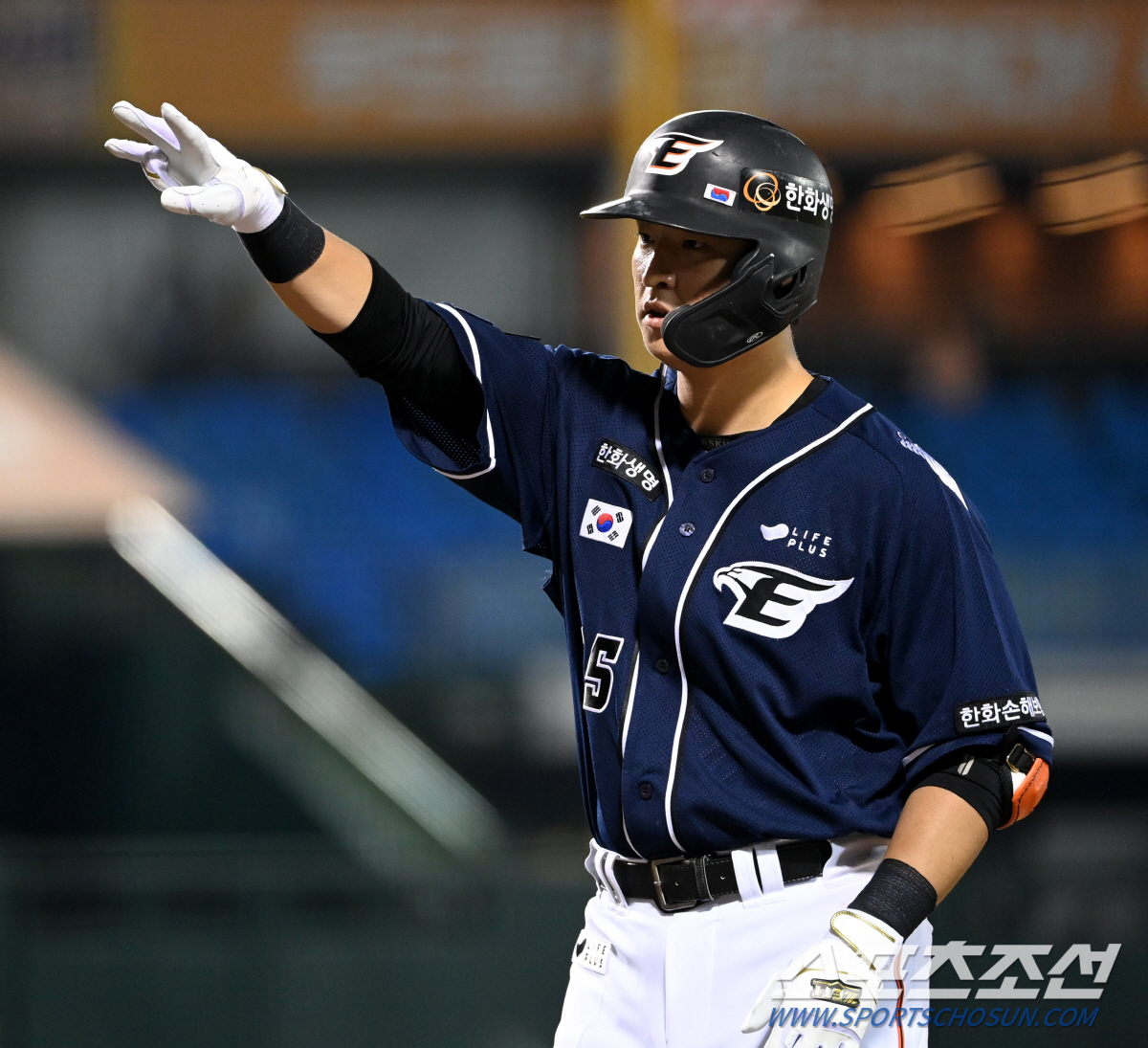 10경기 볼넷이 무려 17개, '출루머신'으로 환골탈태 이진영 미스터리……