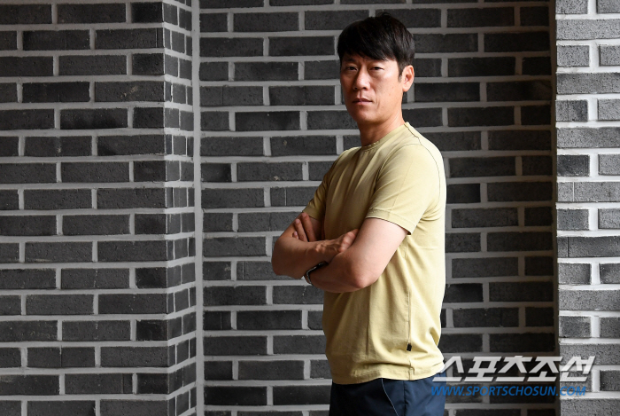 [인터뷰]'4강 신화' 김은중 감독 포커페이스→눈물 범벅 "내게도 최고의…
