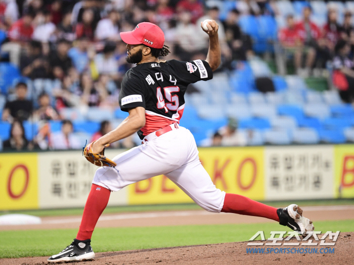 더이상 인내할 수 없었던 KIA, 3경기 9⅔이닝 9실점 메디나 퇴출, …