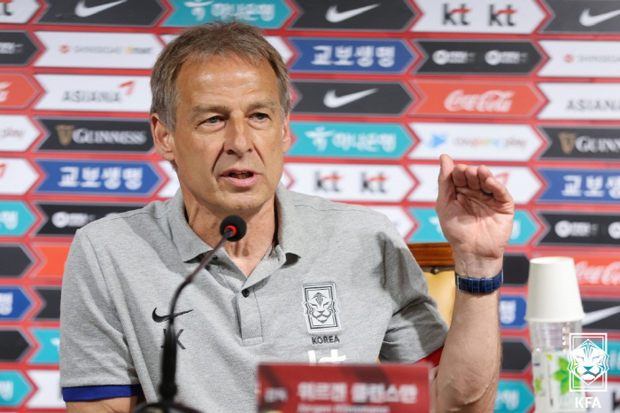 클린스만이 말하는 클린스만 축구 "선수에 맞춘다, 시간이 필요해"