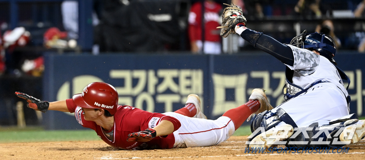 세이프 맞아? 아웃 타이밍에서도 살아나는 궁극의 손기술, 이틀 연속 두산…