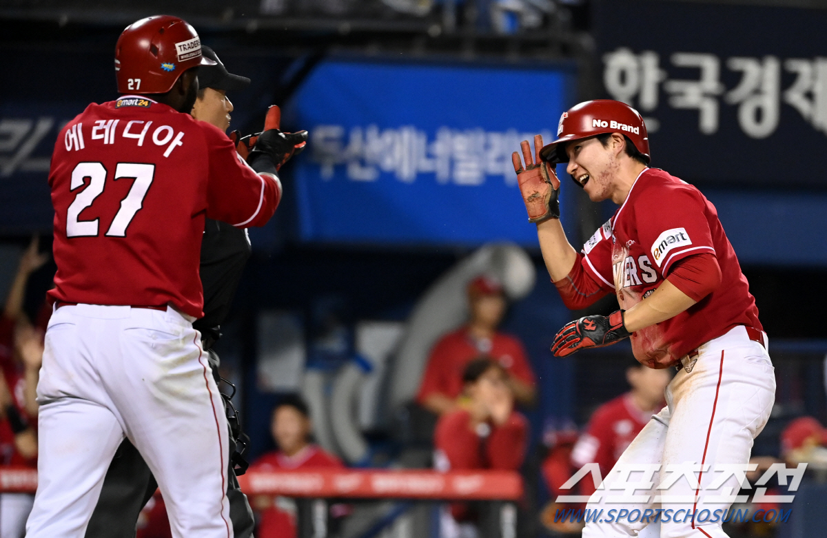 세이프 맞아? 아웃 타이밍에서도 살아나는 궁극의 손기술, 이틀 연속 두산…