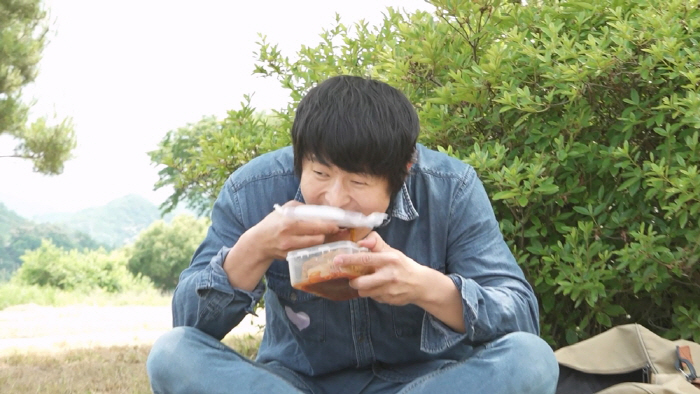 기안84, 맨손으로 볶음밥 먹방…숟가락 없어도 고민 없이('나혼산')