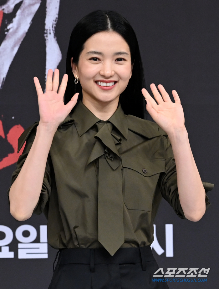 '악귀' 김태리 "김은희 작가 대본, 무궁무진 에피소드 기대"