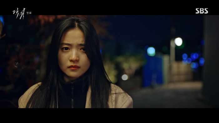 김태리, 안쓰러운 공시생→오싹 악귀까지..첫화부터 '압도적 열연' ('악…