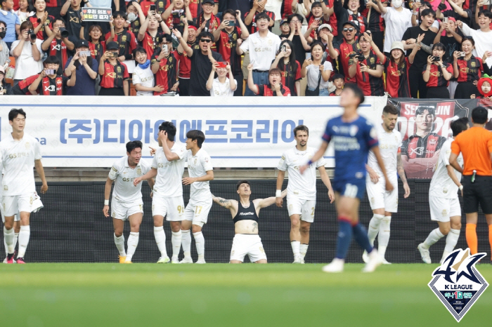 [현장리뷰]'윌리안 결승골' FC서울 슈퍼매치 1대0 승, 'NO PK'…