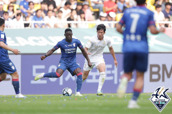 [현장리뷰]'윌리안 결승골' FC서울 슈퍼매치 1대0 승, 'NO PK'…