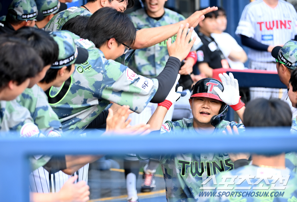 시즌 첫 타석→결승 스리런 쾅! 부상 떨친 만능 백업 "조용히 뒤에서 열…