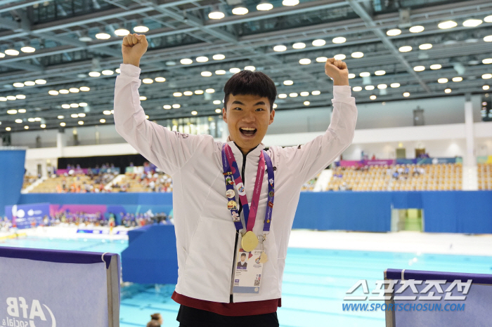 [스페셜올림픽]실격 아픔 딛고 일어선 수영 박근효, 배영 25m 압도적 …