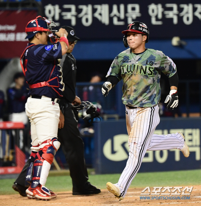 '8회말 상대 실책→4득점 빅이닝' LG, 롯데 잡고 4연속 위닝…'9승…