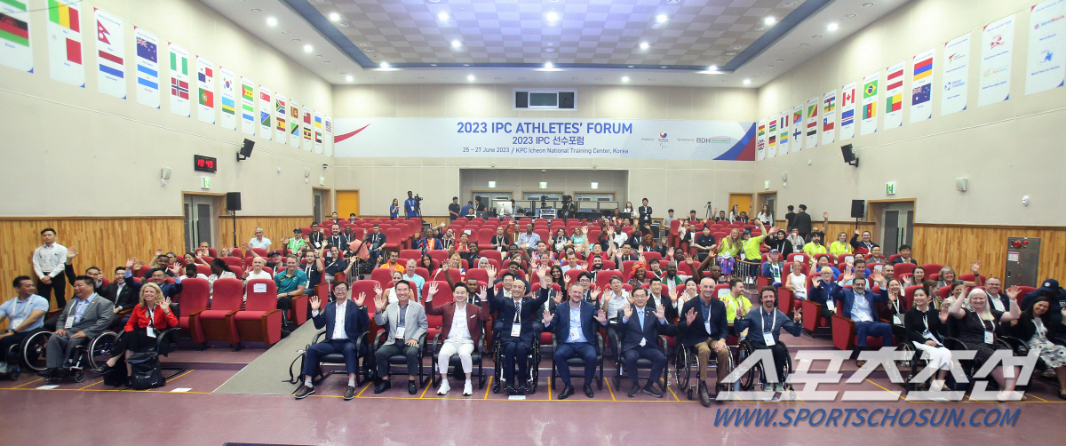 "장애인체육 발전 노력,韓 10점 만점에 11점!" 파슨스 IPC위원장의…