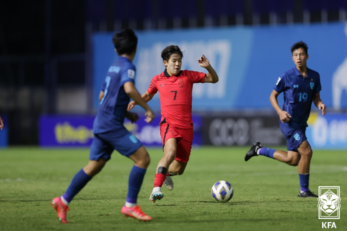 '득점 본능' 변성환호 2연속 U-17 월드컵 진출 확정, 태국 4대1 …