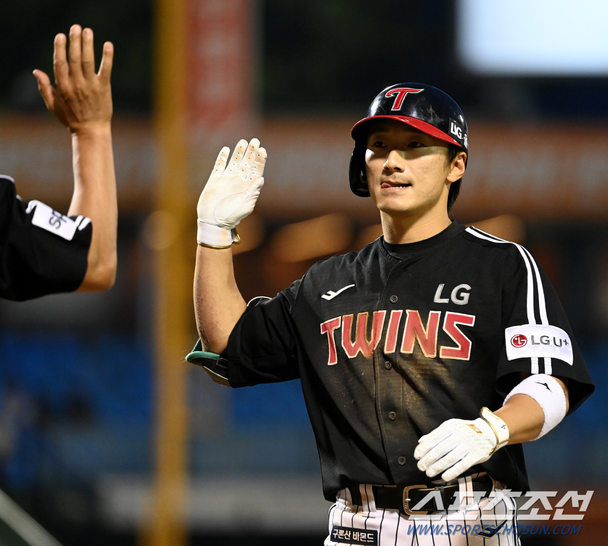 '직선타 불운→3연속 득점 관여' 승리 만든 돌격대장…"올해 목표? 도루…