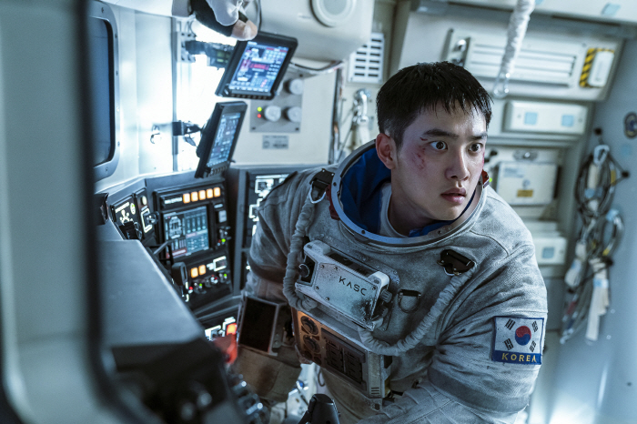 '더 문' 도경수 "마냥 신기했던 韓형 우주 이야기, 신기했다"