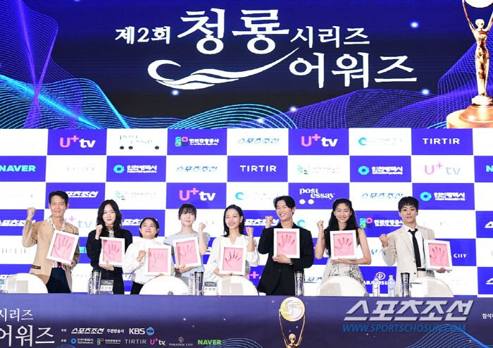 900명 팬 함께 웃었다..BSA핸들프린팅, 이정재→김고은과 성료