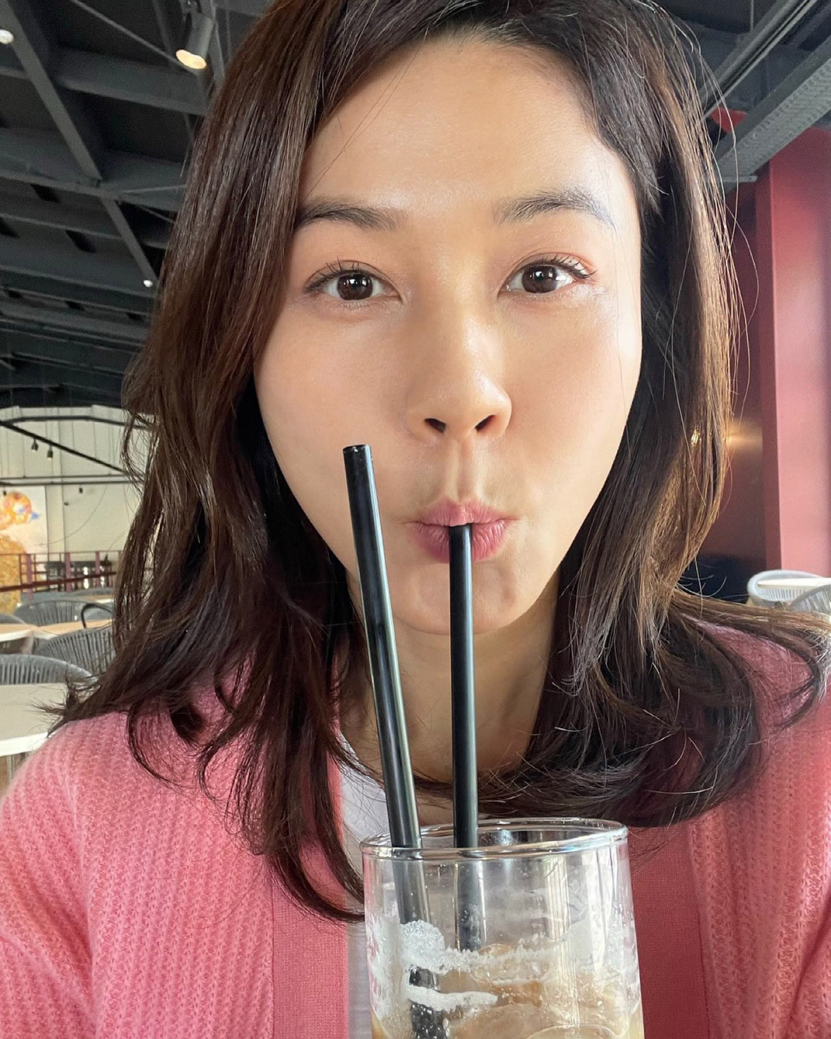 "45세 맞아?"…김하늘, 초근접샷에도 굴욕無 미모 자랑