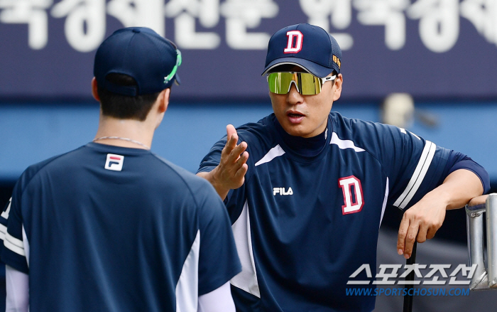 '나 처럼 쳐봐~' 과묵한 국민 타자도 '투머치 토커'가 된 타격 열강 …