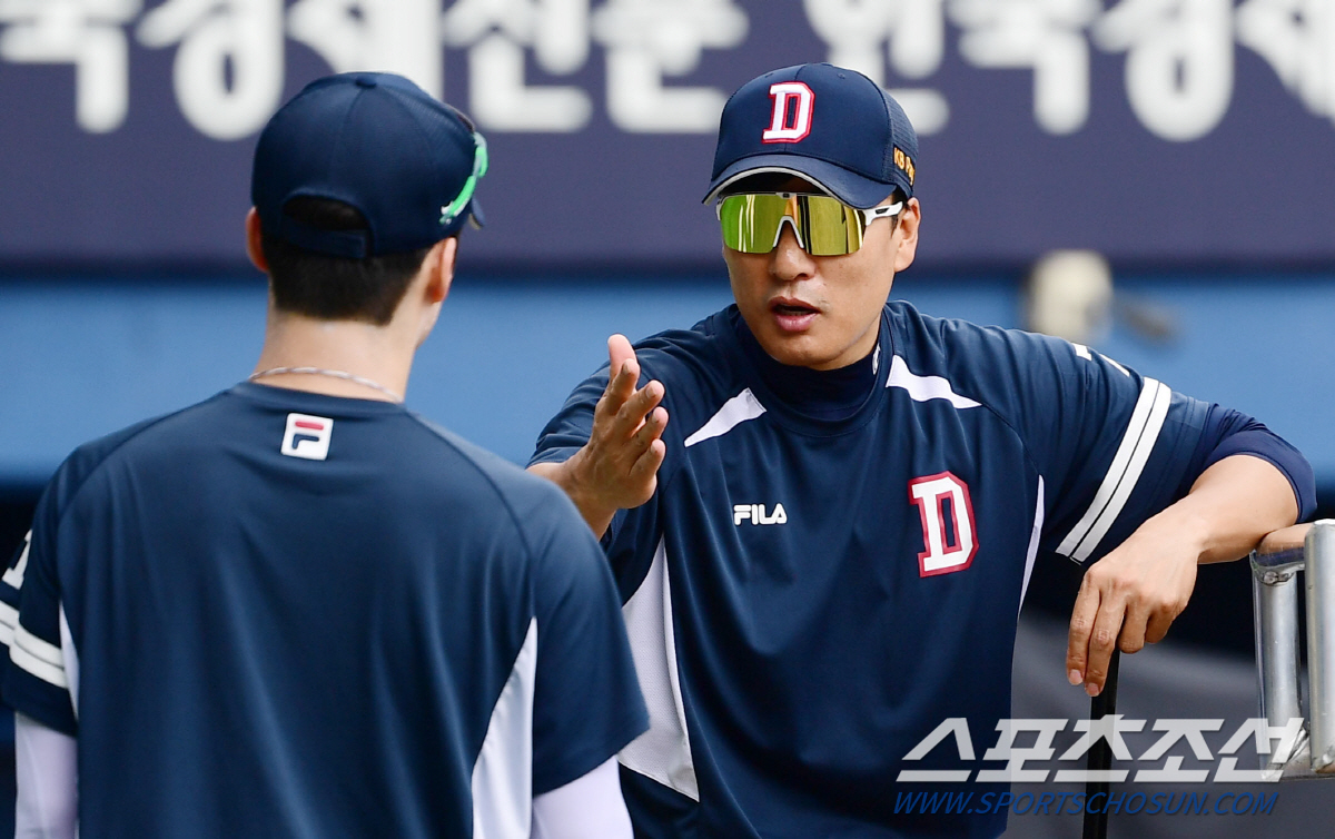 '나 처럼 쳐봐~' 과묵한 국민 타자도 '투머치 토커'가 된 타격 열강 …
