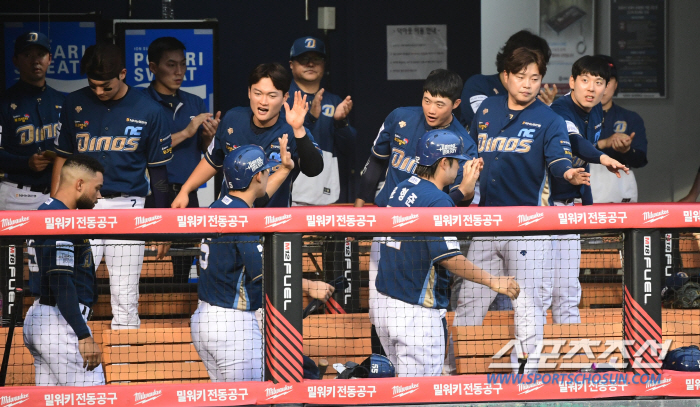 에이스가 돌아왔다! NC, '페디 다승&ERA 1위 질주' 앞세워 두산 …